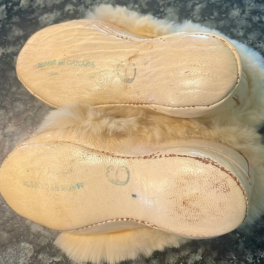 Vintage‎ children’s beaded fur-trimmed leather moccasins sz 6